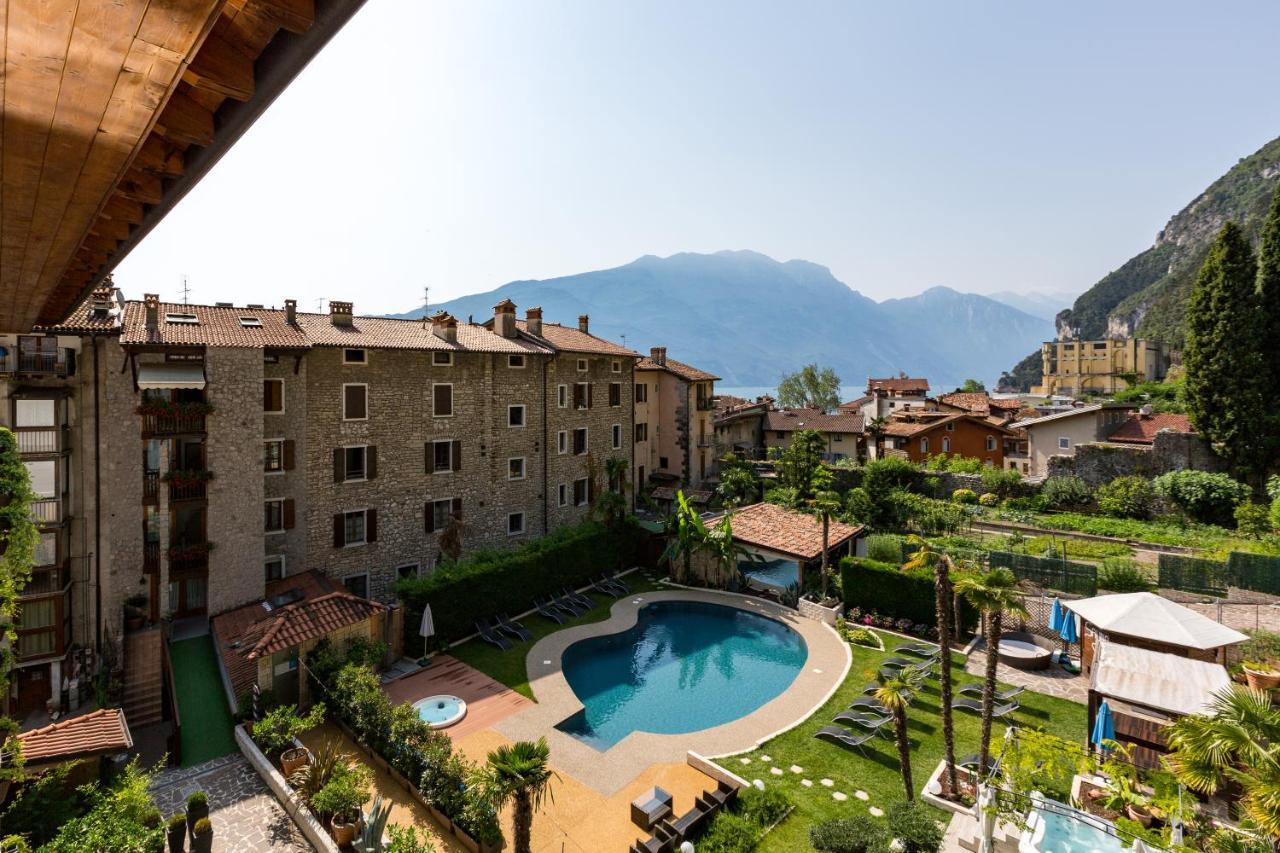Hotel Canarino Riva del Garda Eksteriør bilde